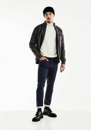 Узкие джинсы