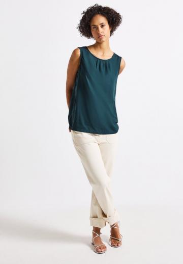 Блузка без рукавов