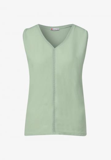 Блузка без рукавов