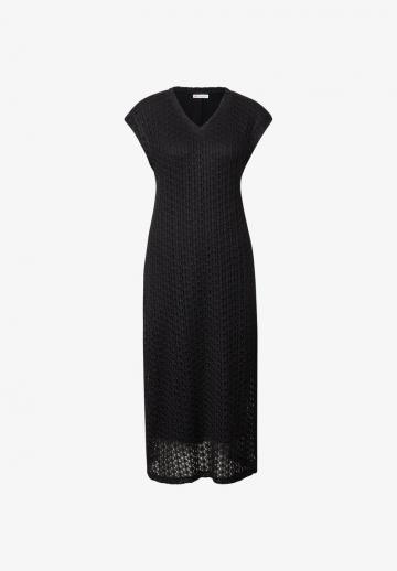 Вязаное платье