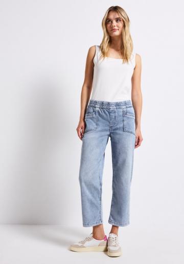 Короткие джинсы