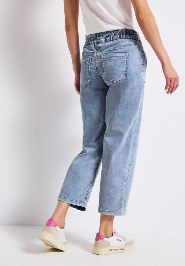 Короткие джинсы