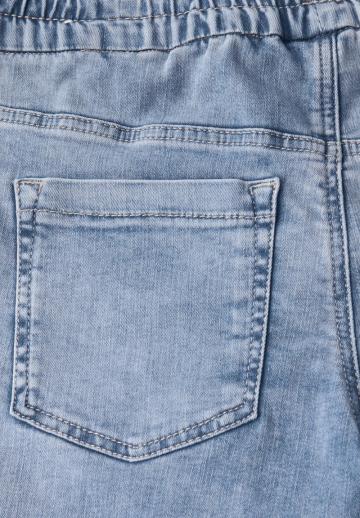 Короткие джинсы