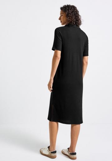 Вязаное платье