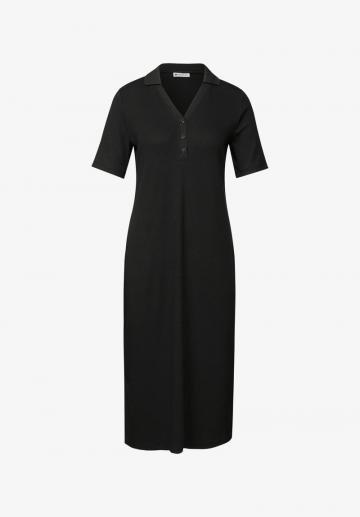 Вязаное платье