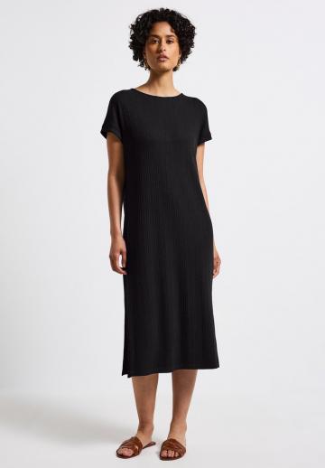 Вязаное платье