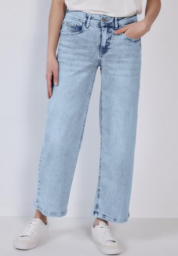Клешеные джинсы