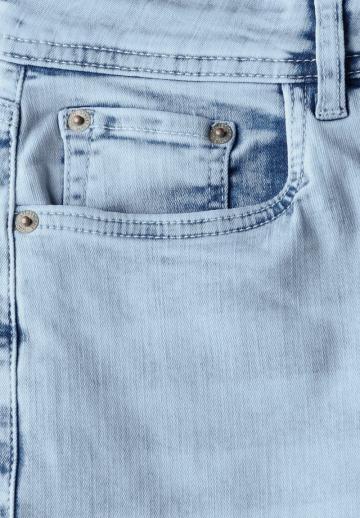 Клешеные джинсы