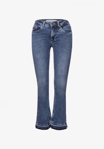 Короткие джинсы