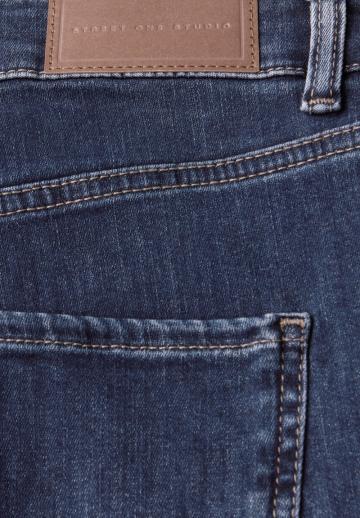 Узкие джинсы
