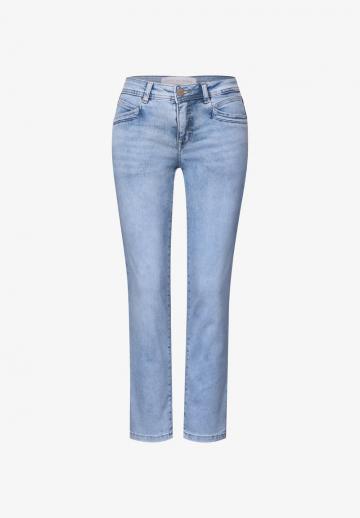 Короткие джинсы