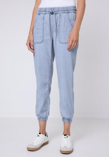 Короткие джинсы