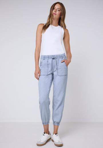 Короткие джинсы