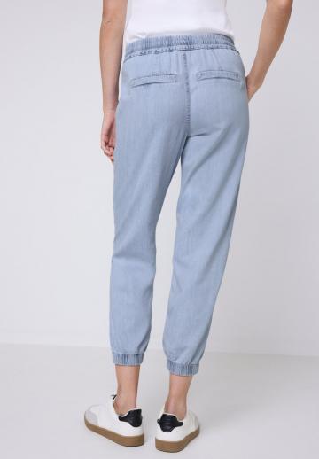 Короткие джинсы