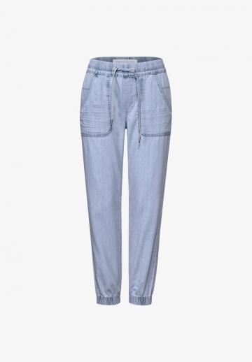 Короткие джинсы