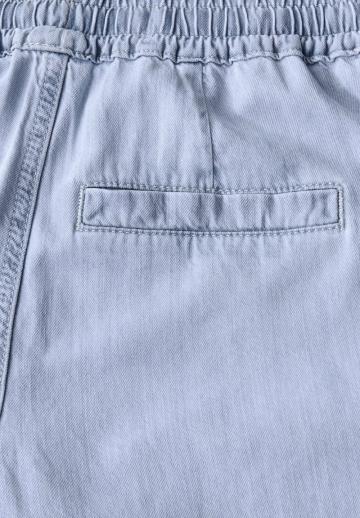 Короткие джинсы