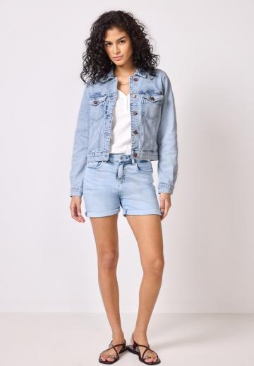 Джинсовая куртка