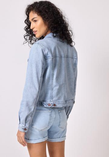 Джинсовая куртка