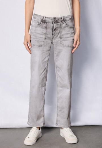 Прямые джинсы