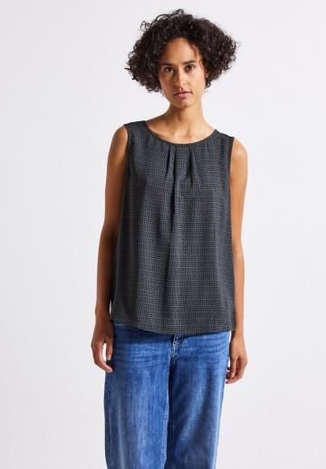 Блузка без рукавов