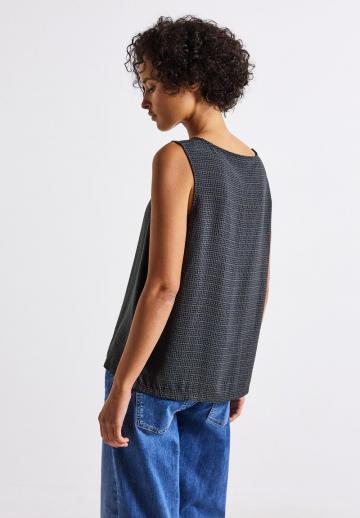 Блузка без рукавов