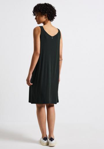 Вязаное платье