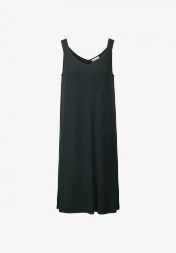 Вязаное платье