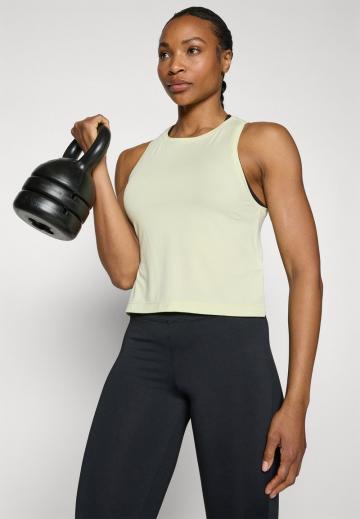 Спортивный топ