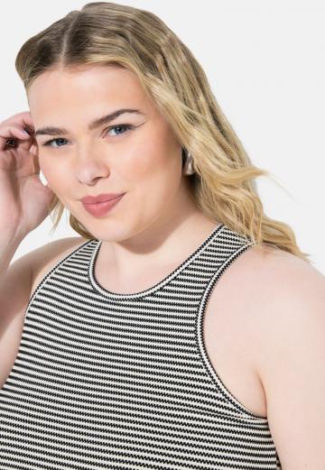 Блузка без рукавов