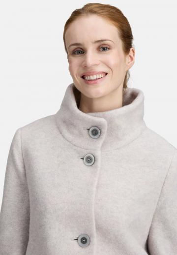 Короткое пальто