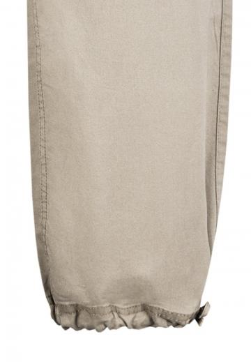 Брюки с накладными карманами