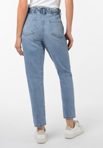 Узкие джинсы