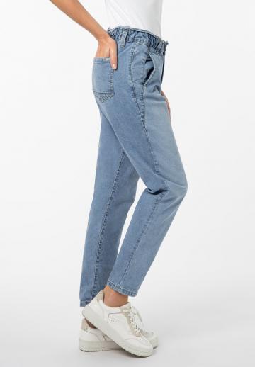 Узкие джинсы