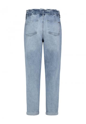 Узкие джинсы