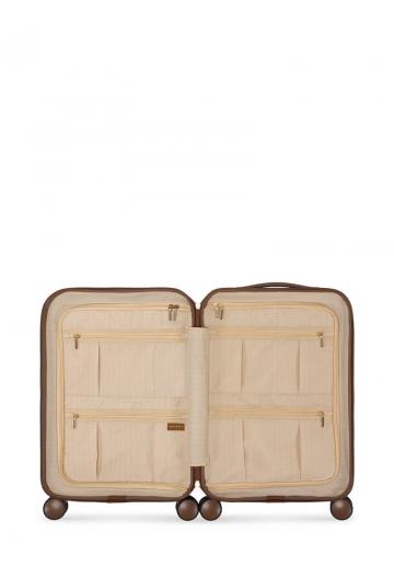 Чемодан на колесах