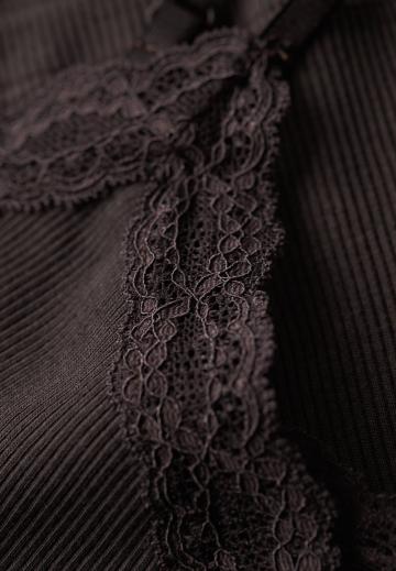 Топ на бретельках