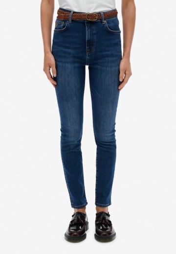 Узкие джинсы