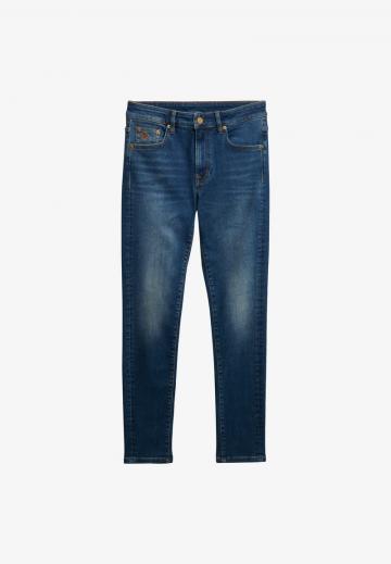 Узкие джинсы