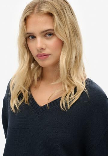 Пуловер с вырезом V