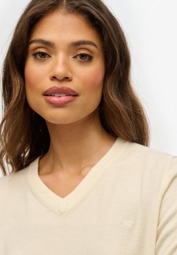 Пуловер с вырезом V