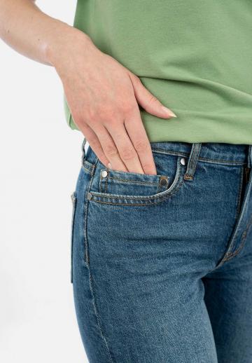 Прямые джинсы