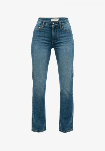 Прямые джинсы