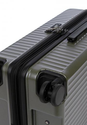 Чемодан на колесах