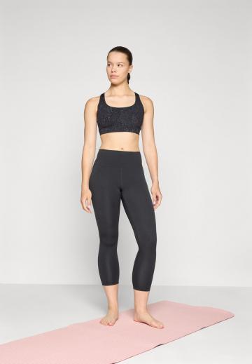 Бюстгальтер без косточек