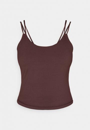 Топ на бретельках