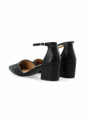 Туфли с ремешком