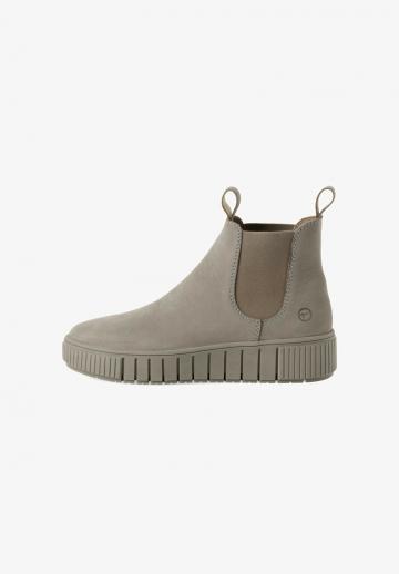 Сапожки на танкетке