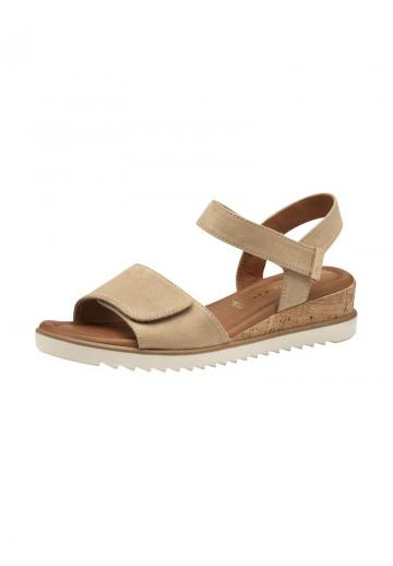 Босоножки на танкетке