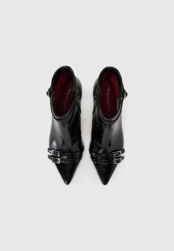 Сапожки на танкетке