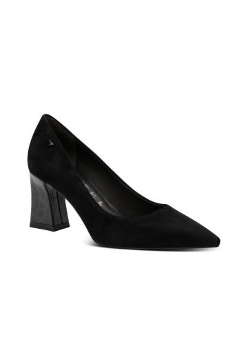 Туфли с высоким носом